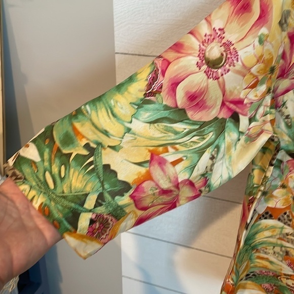 C.L.O.T.H.E.S. 100% Silk Women's fun colorful button down blouse Sz L Resortwear - Picture 2 of 7